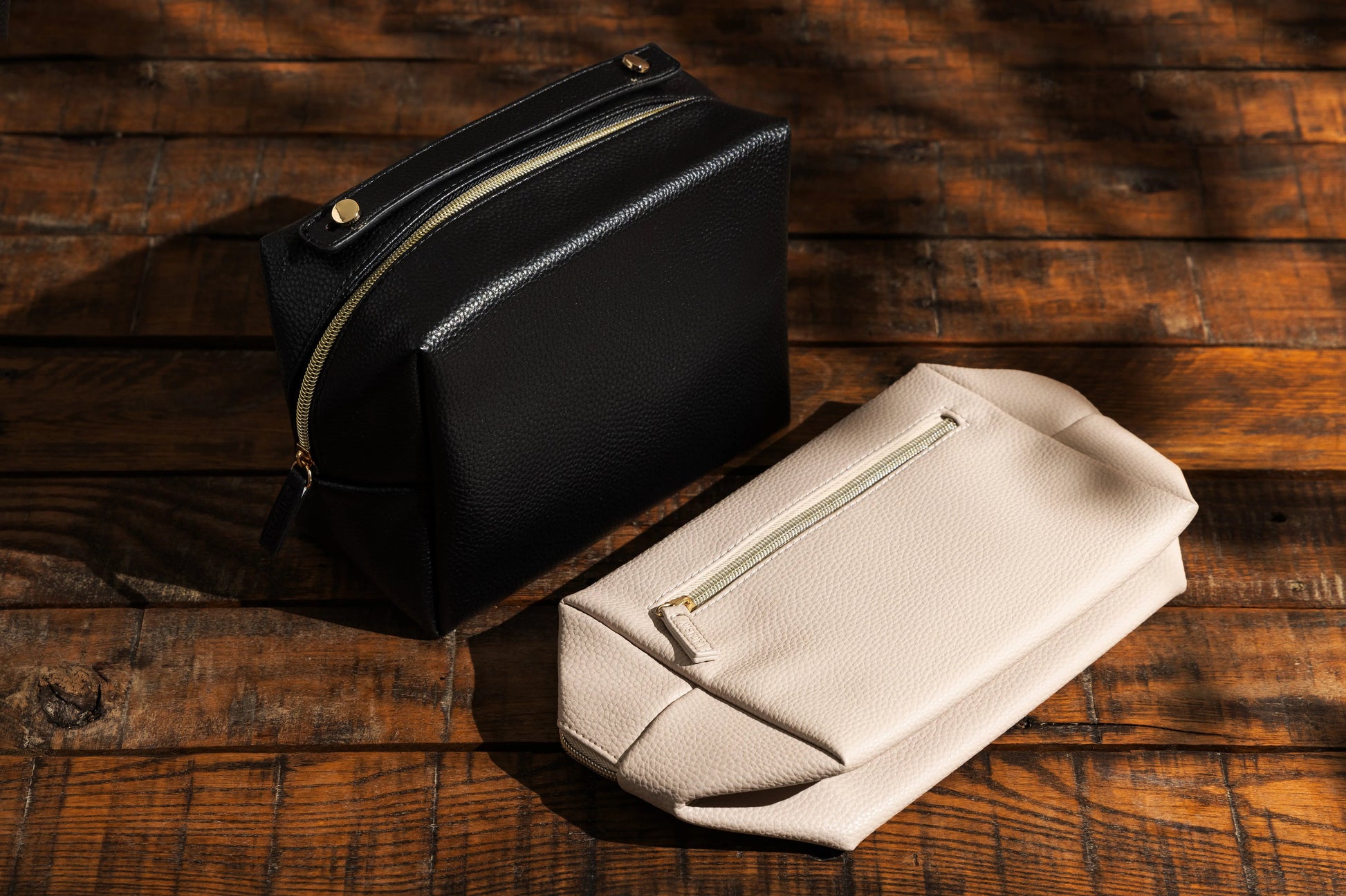 Vegan Leather Cosmetic Bag – Chic Travel Organizer VACASIN